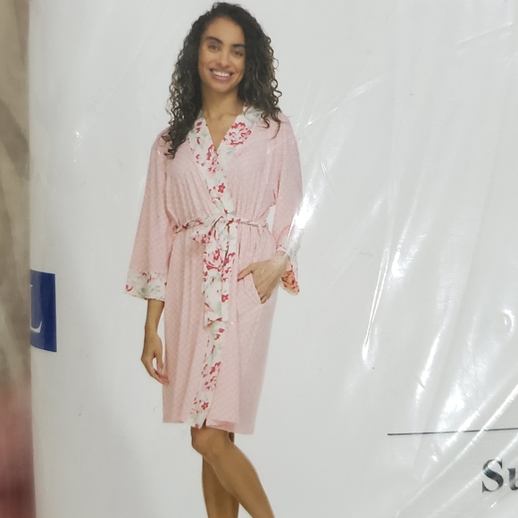 New in Package Pink Floral Flora Nikrooz Wrap Robe - Picture 3 of 3
